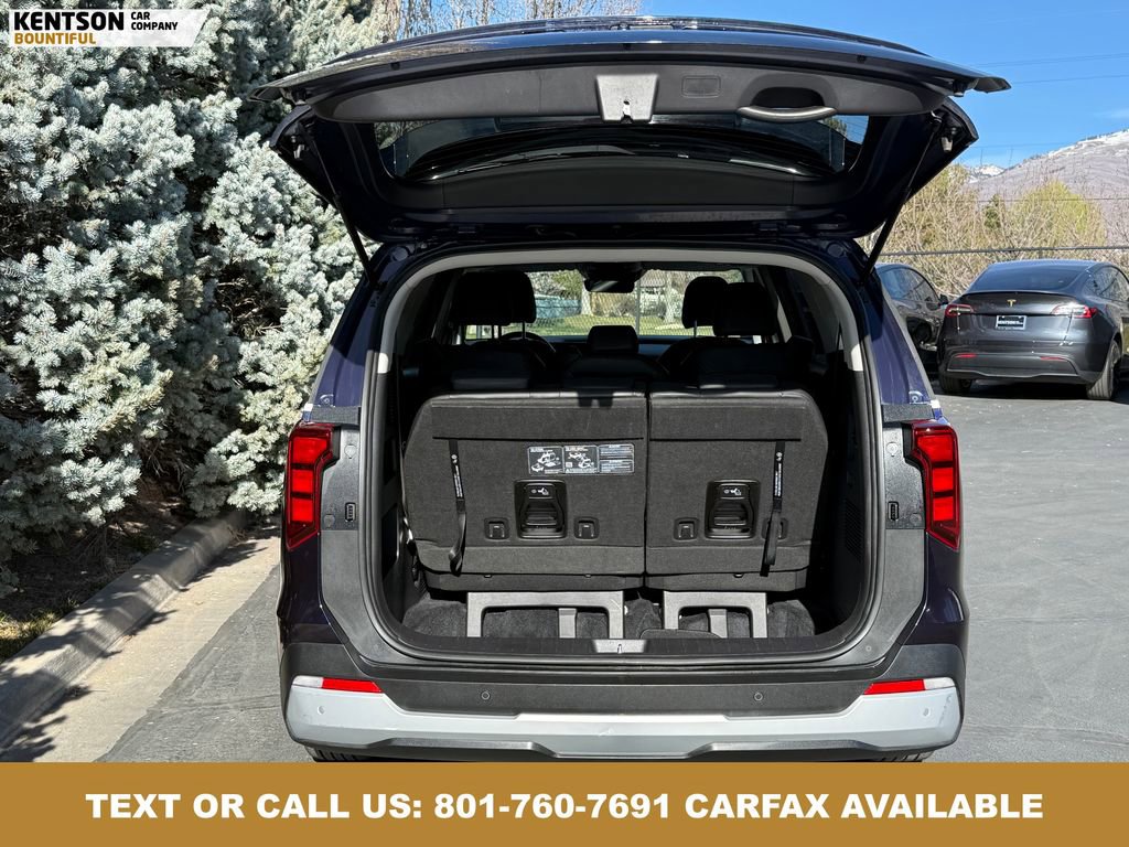 Used 2025 Kia Carnival FWD image 36