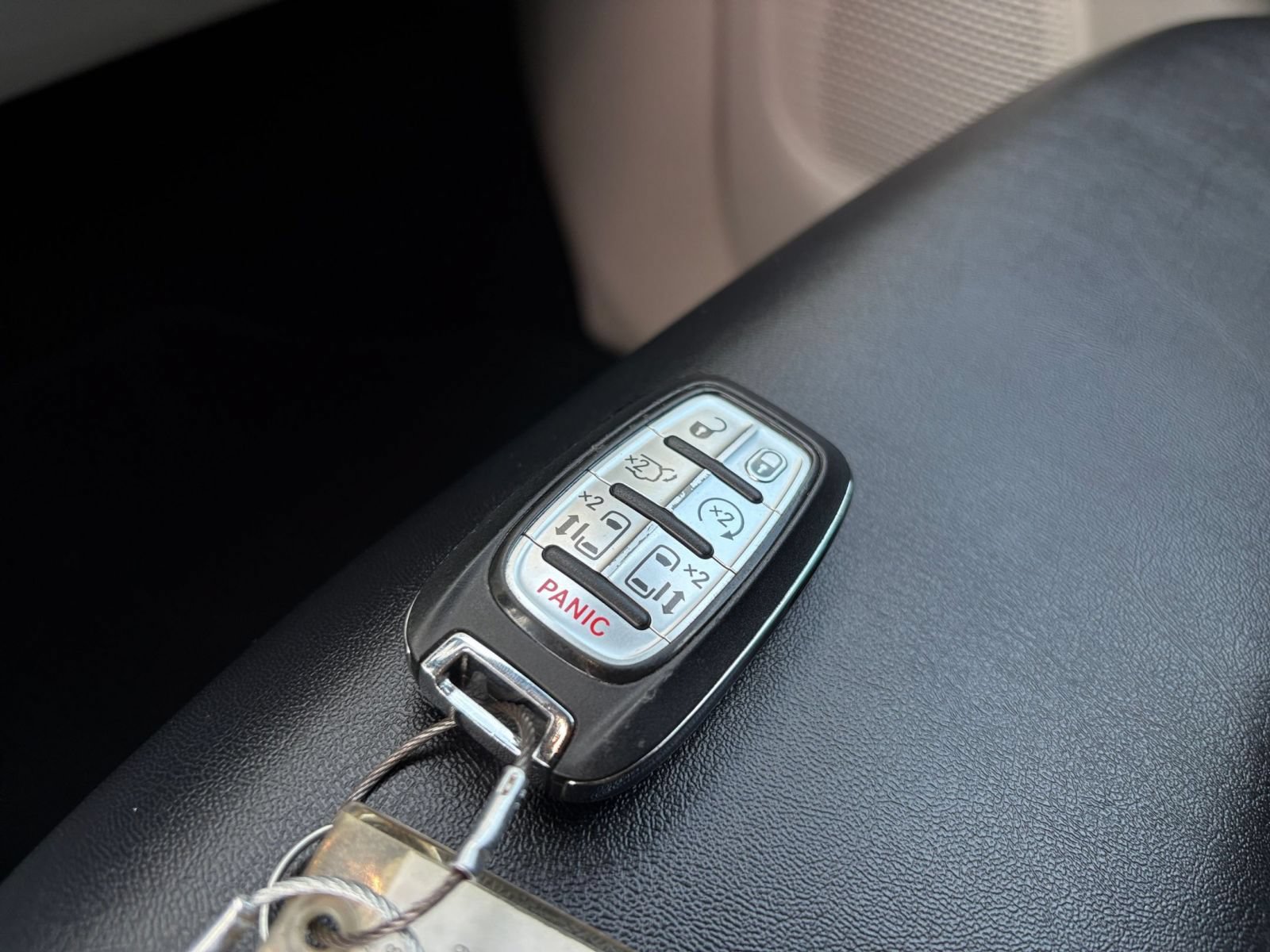 Used 2024 Chrysler Pacifica Touring-L FWD image 26