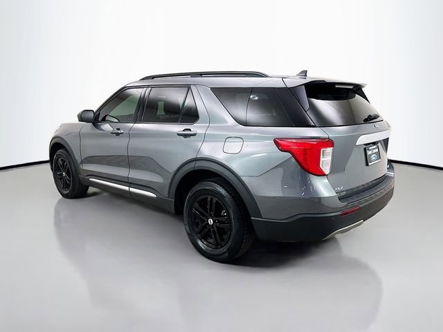 Used 2022 Ford Explorer XLT w/ Equipment Group 202A image 5