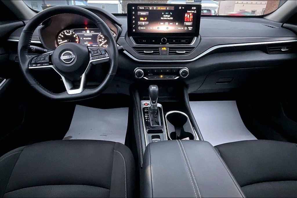 Used 2023 Nissan Altima 2.5 SV w/ SV Premium Package image 14