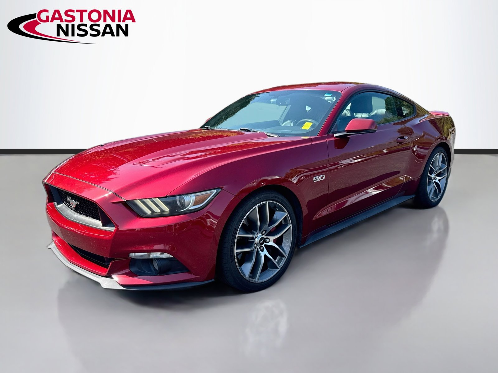 Used 2017 Ford Mustang GT Premium RWD image 3