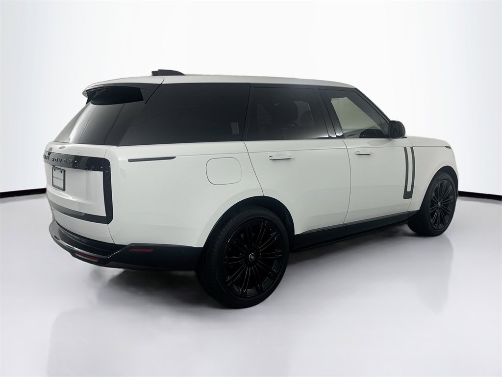 Certified 2023 Land Rover Range Rover SE image 5