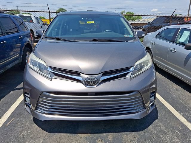 Used 2020 Toyota Sienna Limited AWD/4WD image 2
