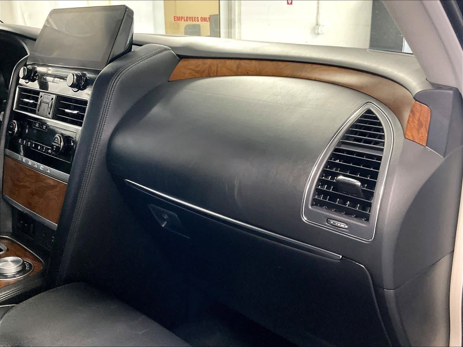 Used 2024 Nissan Armada SL image 13