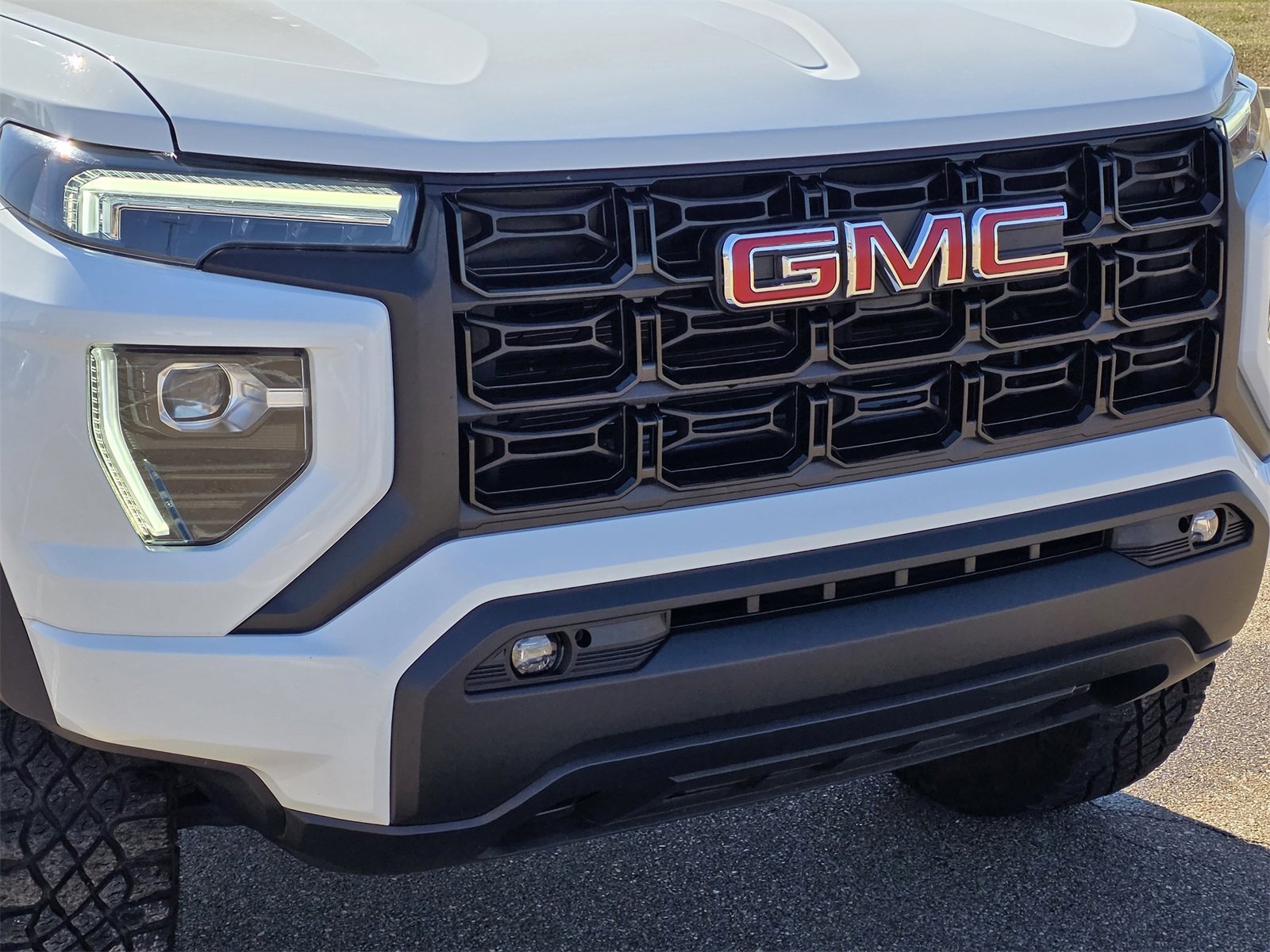 Used 2024 GMC Canyon Elevation w/ Convenience Package image 3