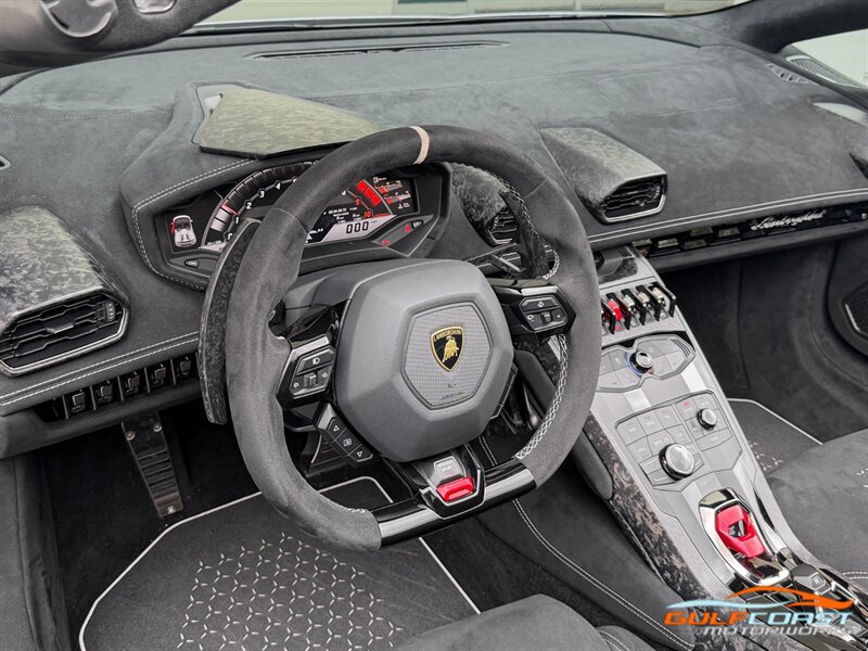 Used 2019 Lamborghini Huracan Performante AWD/4WD image 26