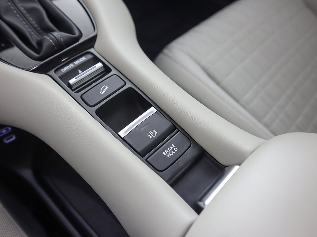 Used 2024 Honda HR-V LX image 44