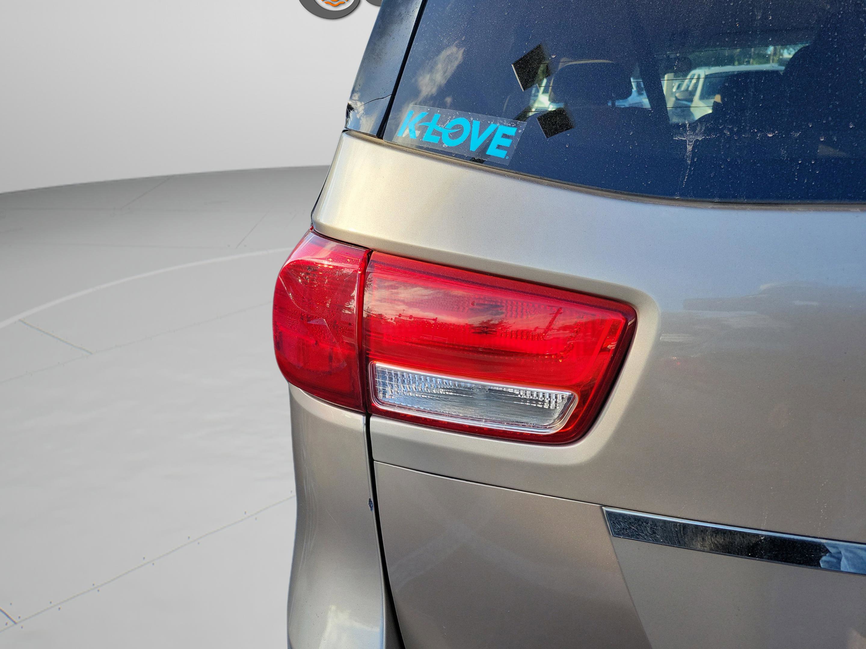 Used 2016 Kia Sedona LX w/ LX Convenience Package image 23