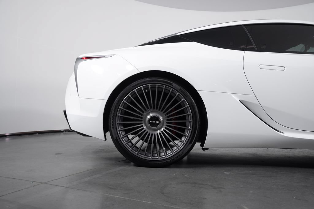 Used 2018 Lexus LC 500 Coupe w/ Touring Package RWD image 9