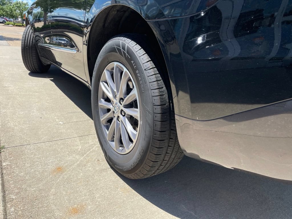 Used 2024 Buick Enclave Essence w/ Trailering Package, 5000 lbs. AWD/4WD image 18