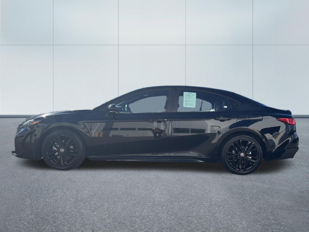 Used 2025 Toyota Camry SE FWD image 4