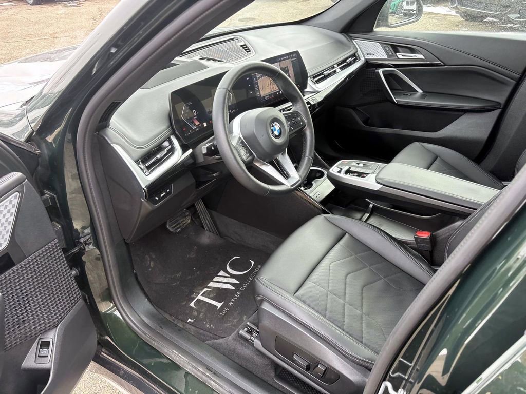 Used 2025 BMW X1 xDrive28i w/ Premium Package image 25