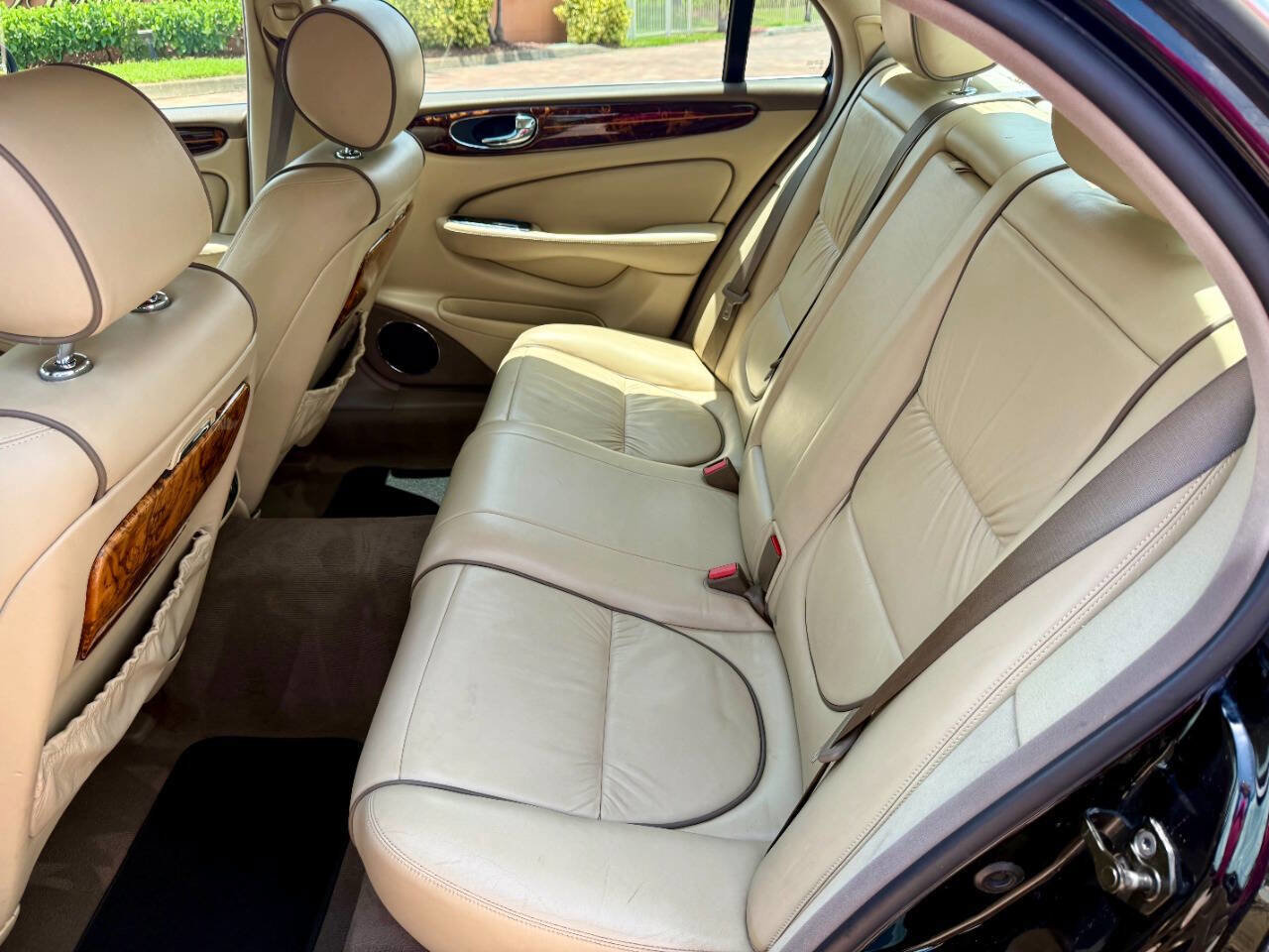 Used 2006 Jaguar XJ Vanden Plas image 24