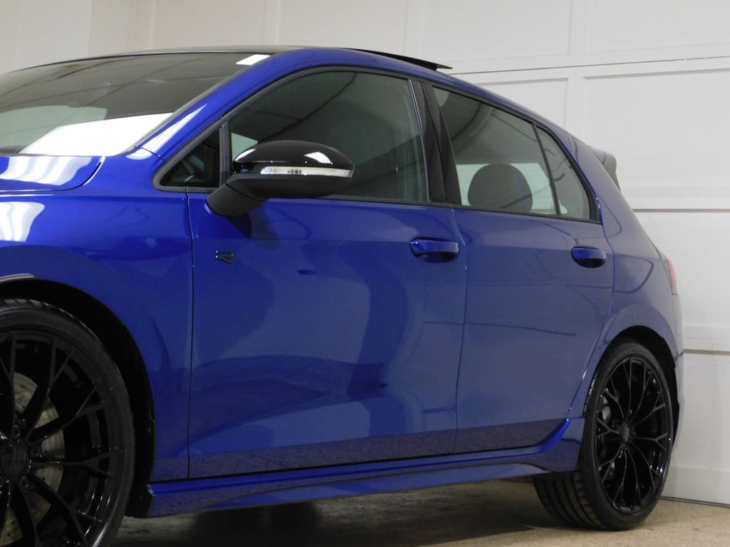 Used 2025 Volkswagen Golf R Black Edition image 19