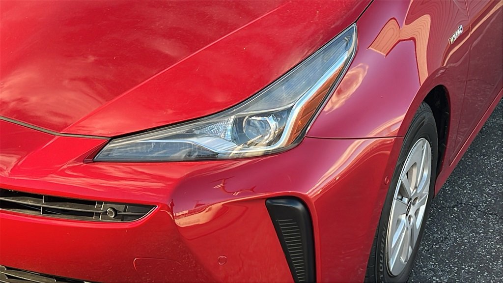 Used 2019 Toyota Prius LE image 3