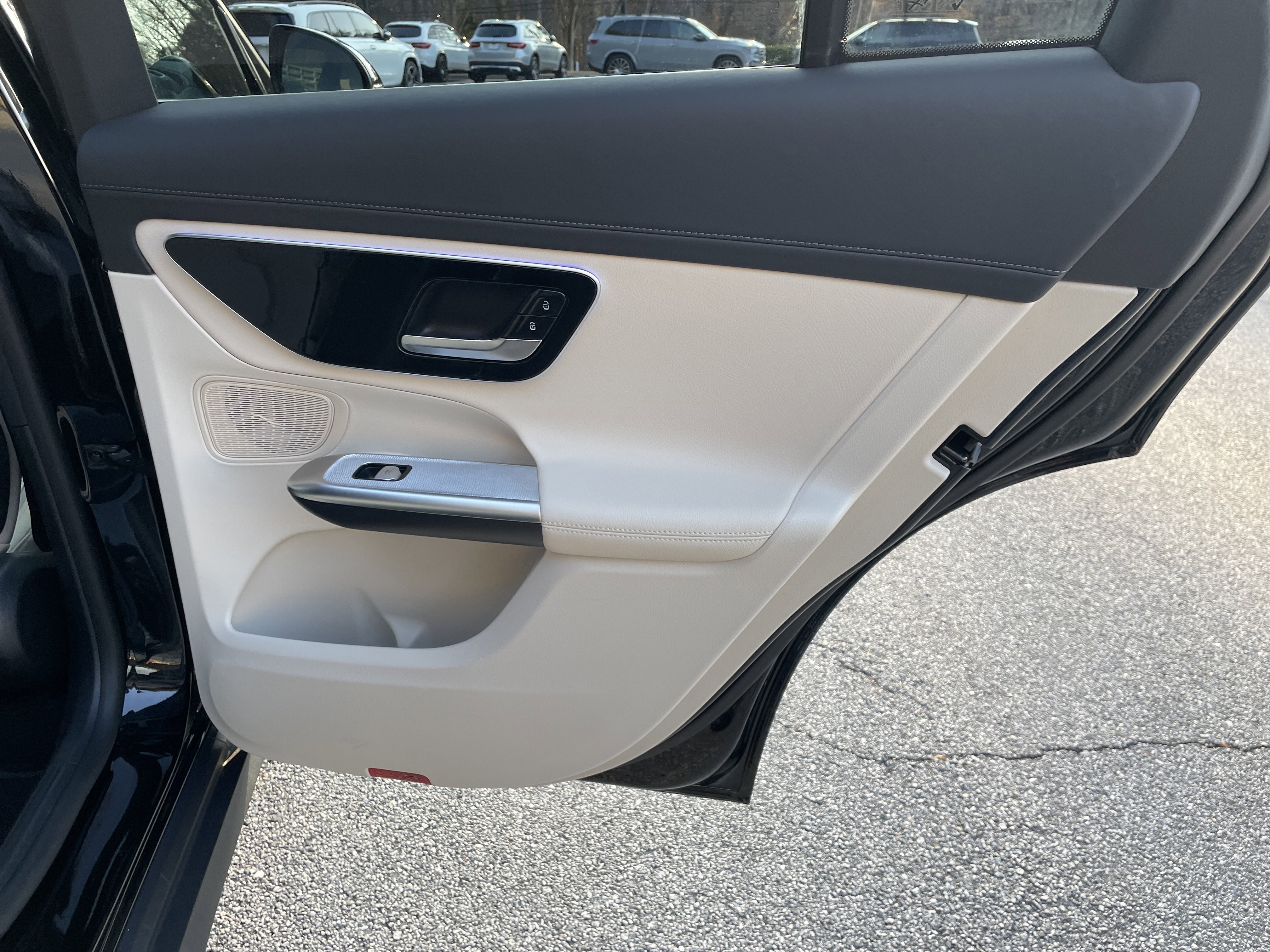 Used 2024 Mercedes-Benz GLC 300 4MATIC image 42