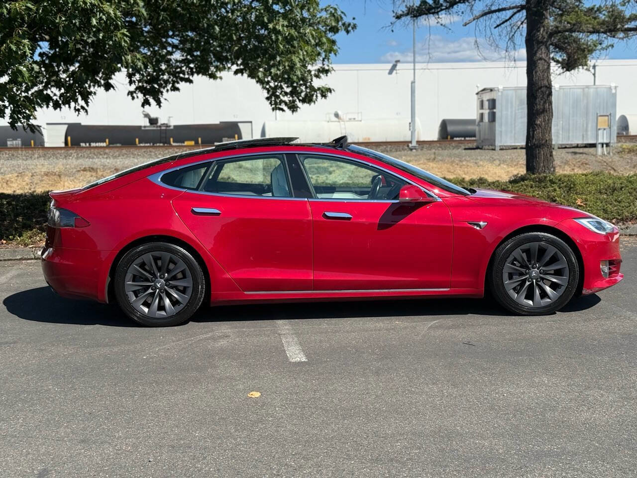 Used 2018 Tesla Model S 100D AWD/4WD image 4