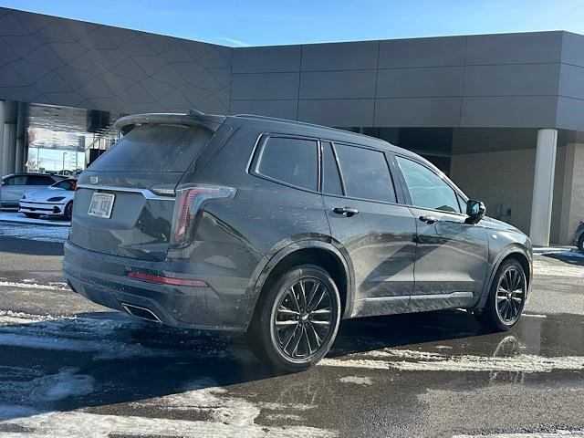 Used 2022 Cadillac XT6 Sport w/ Technology Package image 8