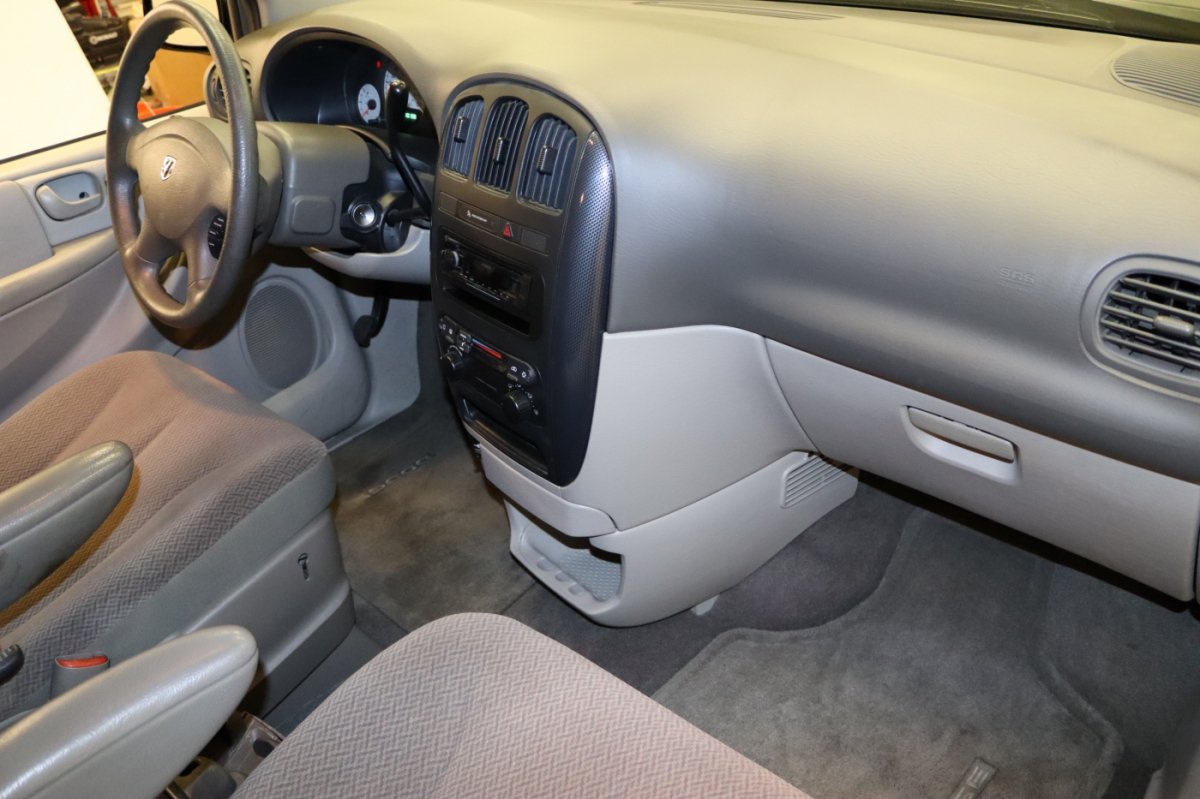 Used 2007 Dodge Caravan SXT w/ Popular Equipment Group I FWD image 21