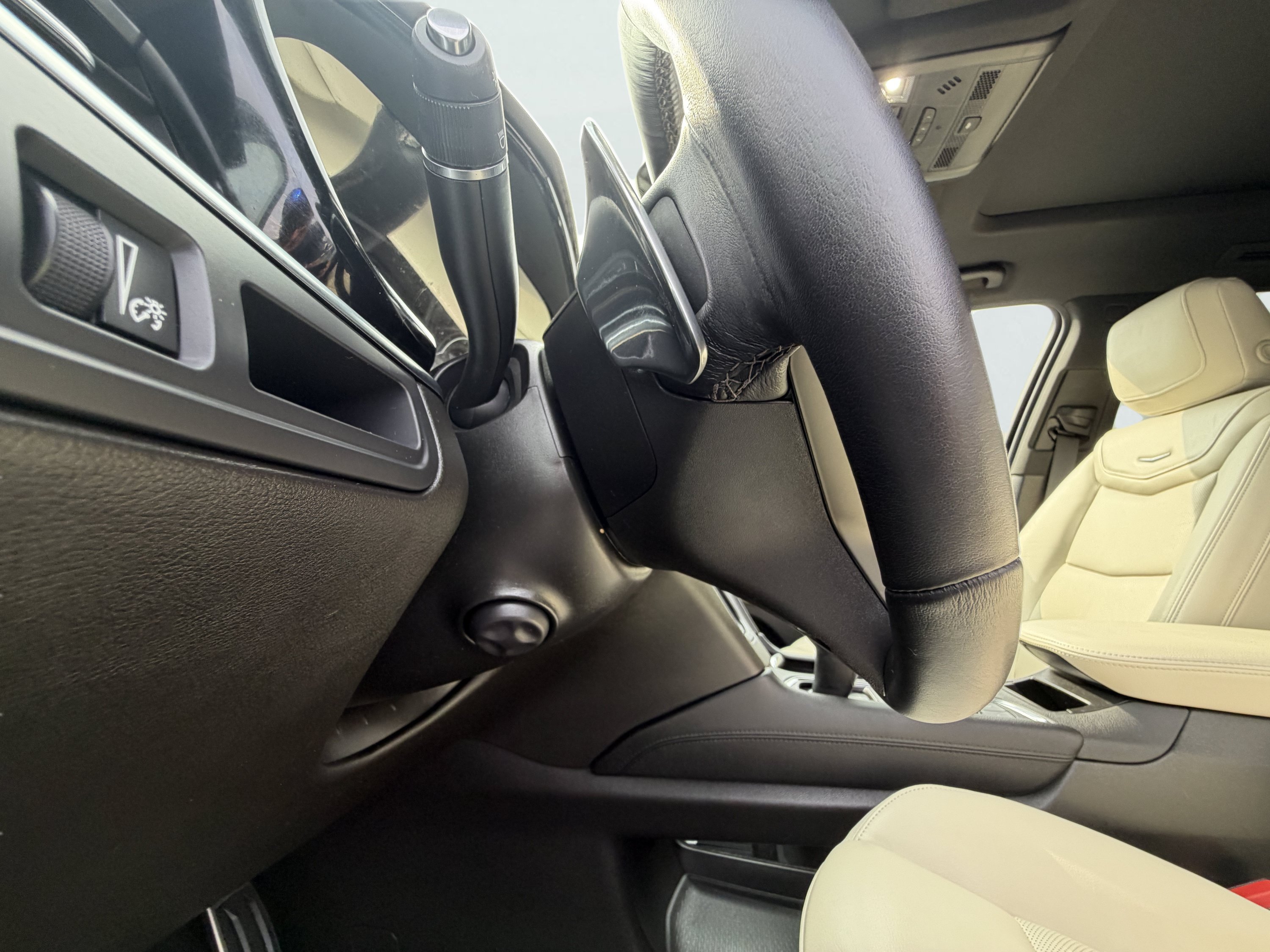 Used 2024 Cadillac XT6 Sport w/ LPO, Floor Liner Package AWD/4WD image 34