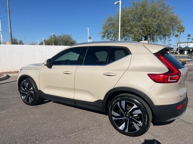 Certified 2025 Volvo XC40 B5 Ultra w/ Climate Package AWD/4WD image 6