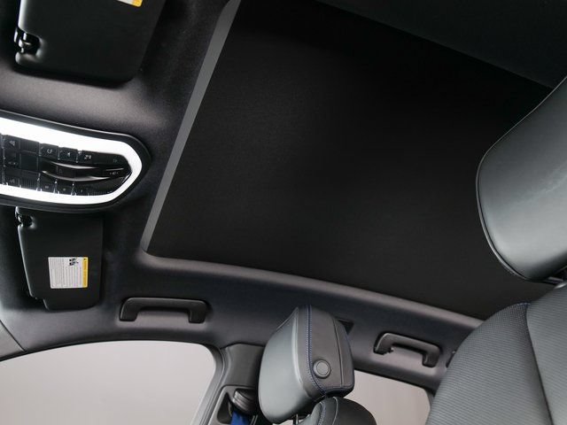 Certified 2026 Porsche Macan AWD/4WD image 26