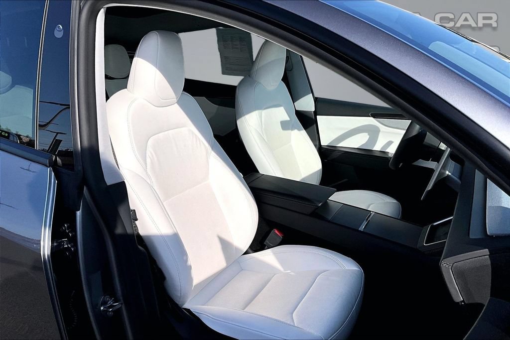 Used 2026 Tesla Model Y AWD image 7