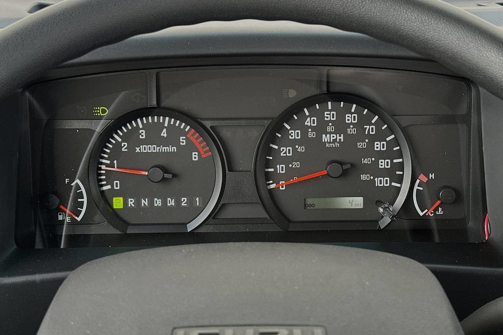 Used 2024 Isuzu NPR RWD image 17