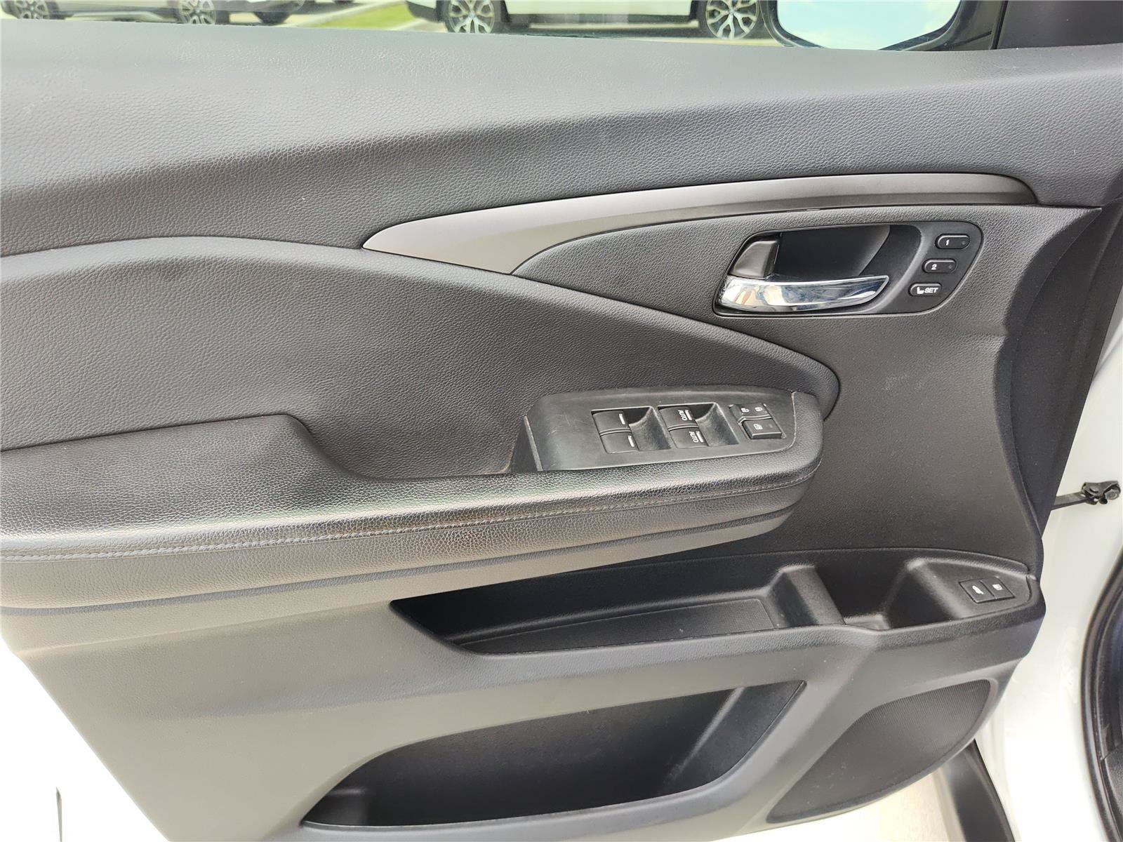 Used 2021 Honda Pilot Special Edition image 16