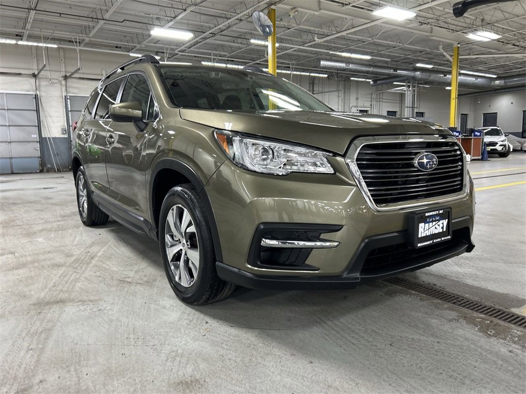 Certified 2022 Subaru Ascent Premium w/ Convenience Package image 2