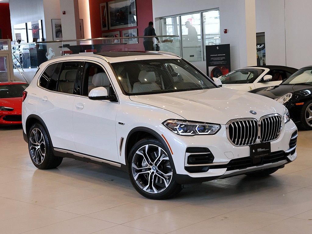 Used 2023 BMW X5 xDrive45e w/ Executive Package image 27