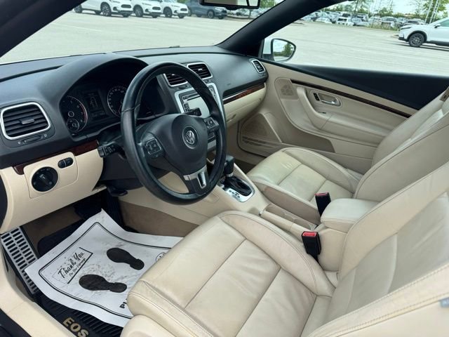 Used 2010 Volkswagen Eos Lux FWD image 15