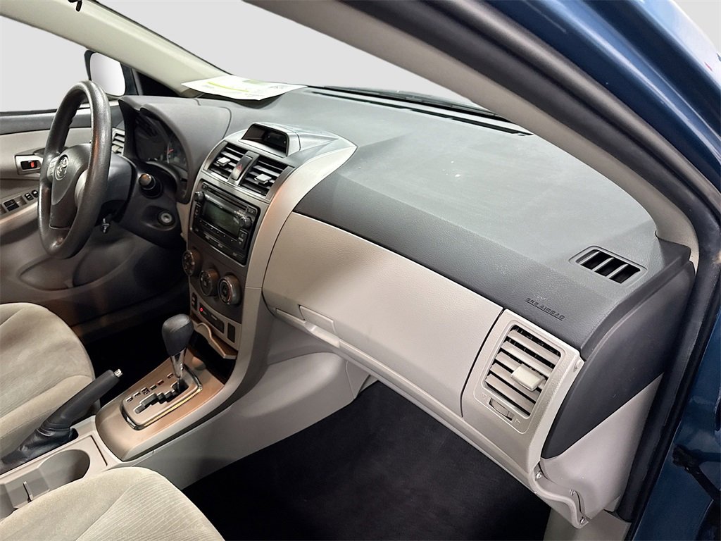 Used 2012 Toyota Corolla LE image 31