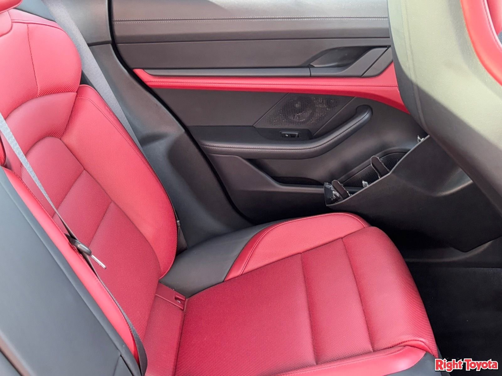 Used 2021 Porsche Taycan RWD image 13