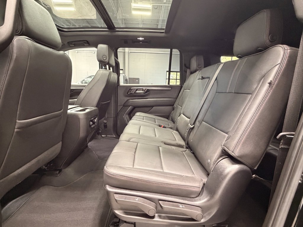 Used 2025 Chevrolet Suburban RST w/ Sun And Tow Package image 18