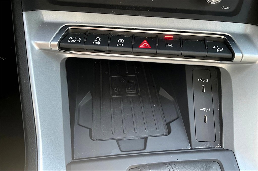 Certified 2025 Audi Q3 2.0T Premium Plus w/ Premium Plus Package image 16