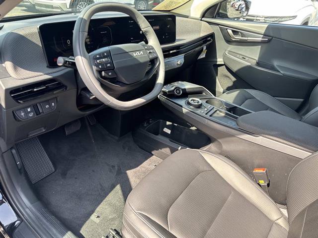 Used 2025 Kia EV6 Wind RWD image 13
