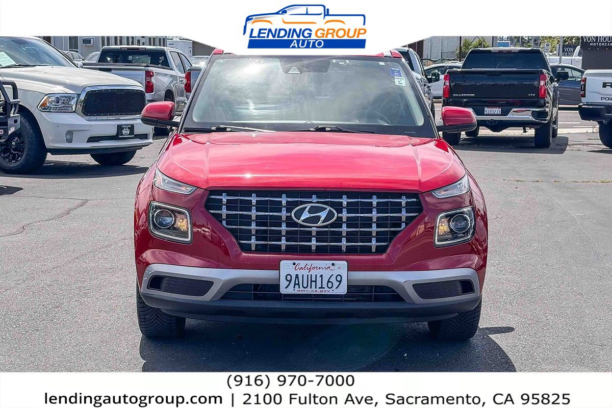 Used 2022 Hyundai Venue SEL FWD image 6