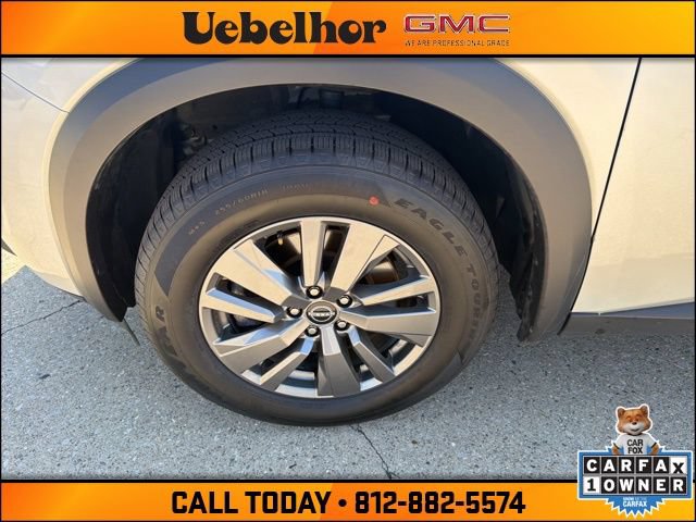 Used 2025 Nissan Pathfinder SV AWD/4WD image 16