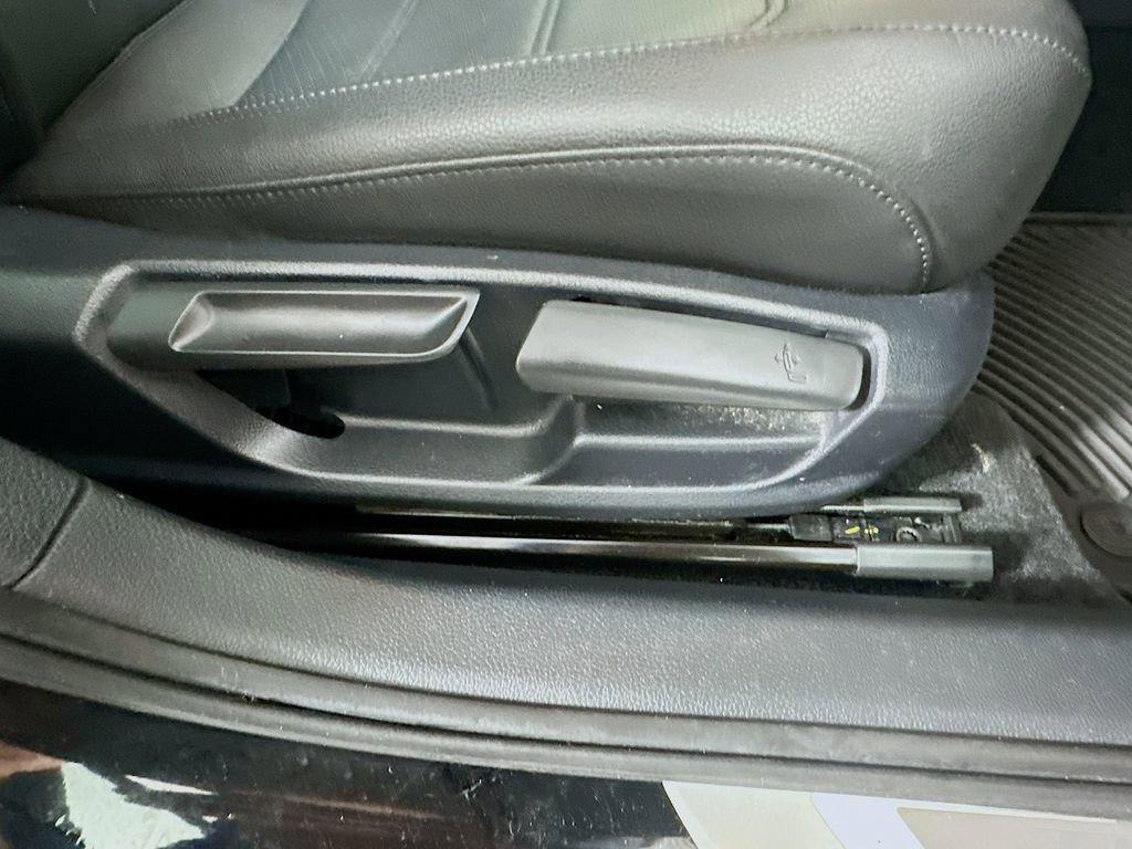 Used 2016 Volkswagen Passat 1.8T R-Line image 22