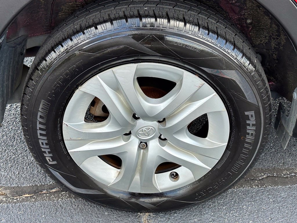 Used 2014 Toyota RAV4 LE FWD image 35