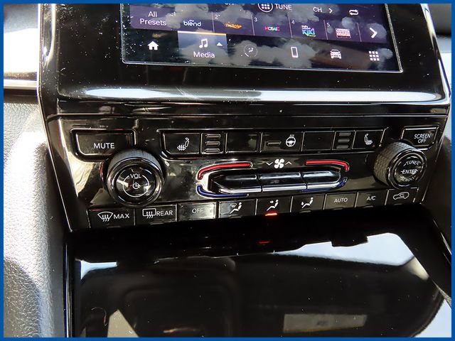 Used 2023 Jeep Grand Cherokee Altitude AWD/4WD image 17