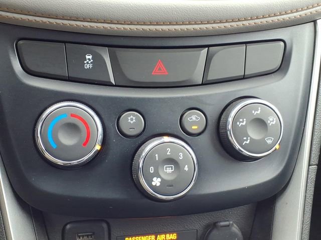 Used 2020 Chevrolet Trax LT w/ LT Convenience Package image 25