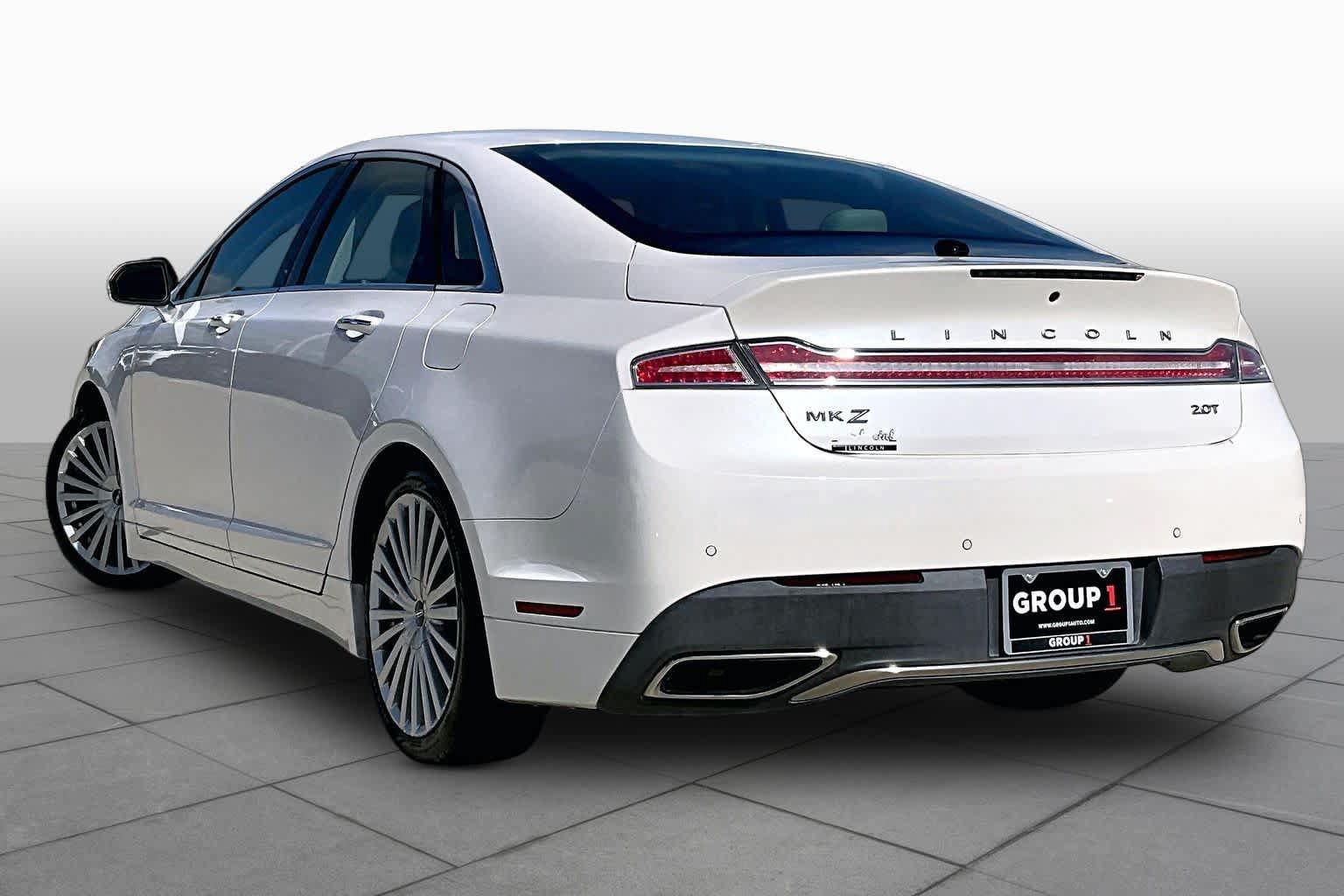 Used 2017 Lincoln MKZ Reserve FWD image 11