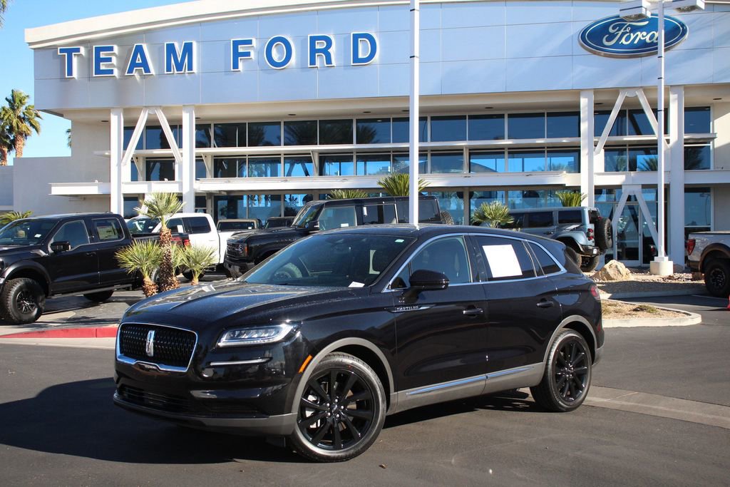 Used 2023 Lincoln Nautilus Reserve w/ Monochromatic Package image 2