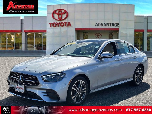 Used 2023 Mercedes-Benz E 350 4MATIC Sedan image 4