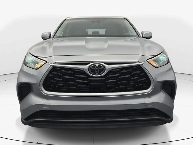 Used 2022 Toyota Highlander L image 4