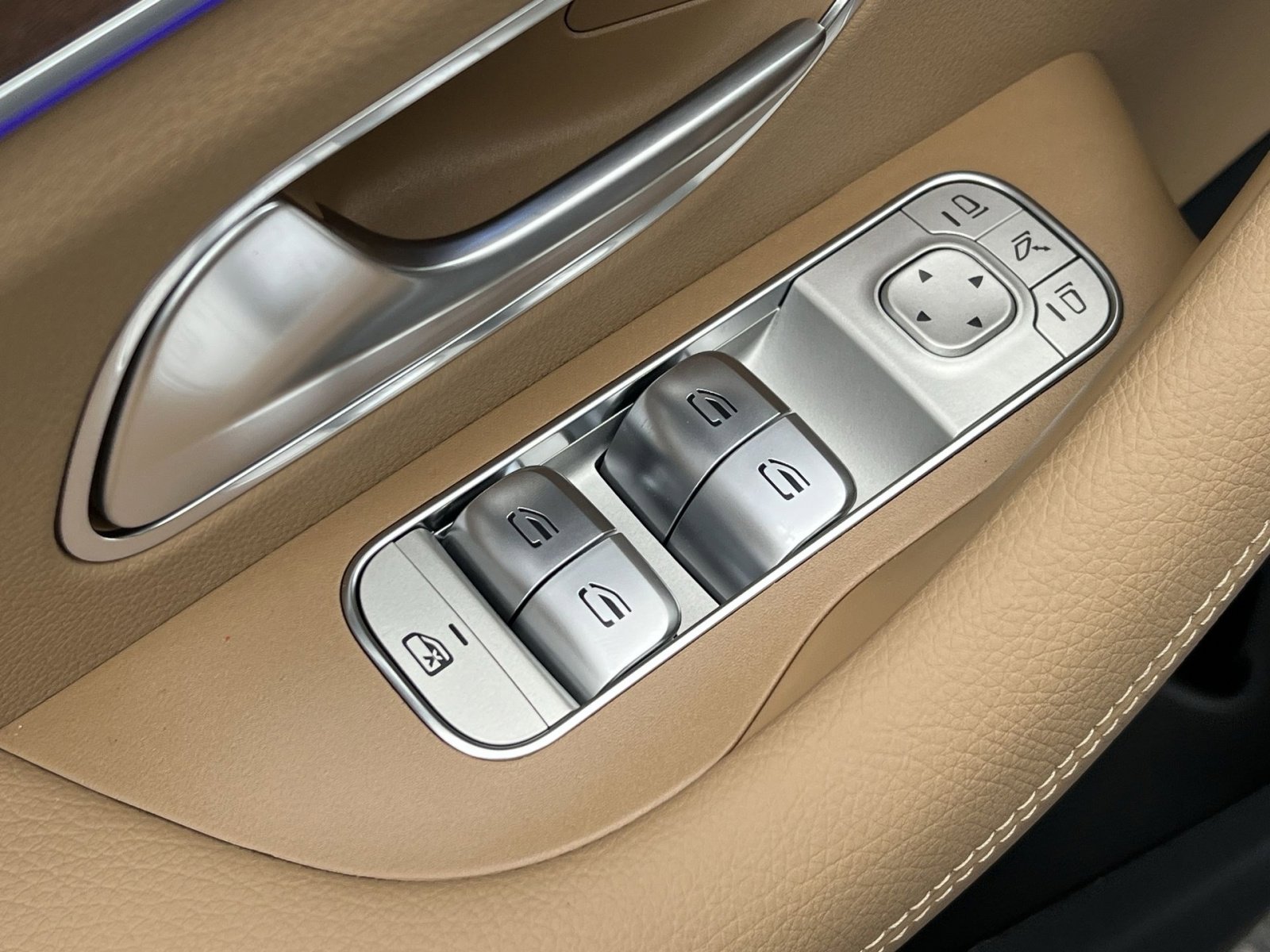 New 2026 Mercedes-Benz GLE 450e 4MATIC image 13