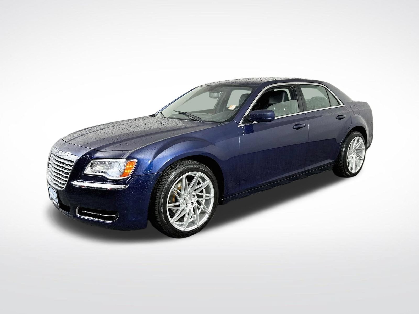 Used 2013 Chrysler 300 RWD image 4