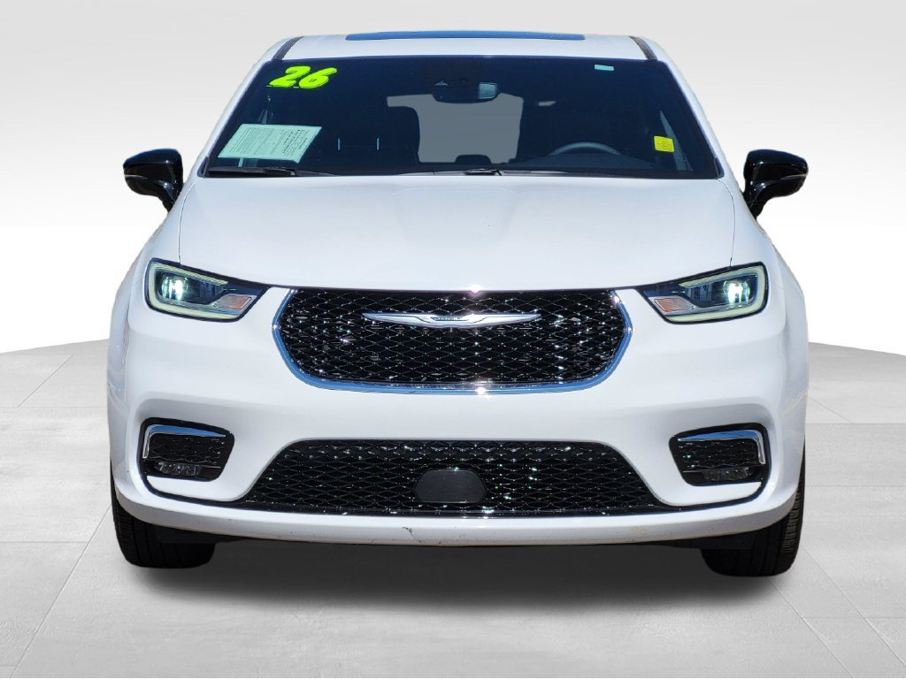 Used 2026 Chrysler Pacifica Limited AWD/4WD image 5